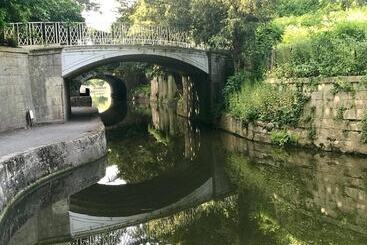 Apple Tree Boutique B&b