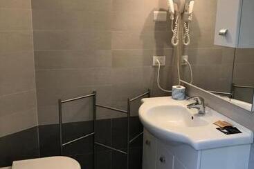 پانسیون Camere E Case Vacanza Residenza Prealba