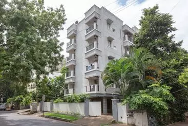 هتل Oyo 23202 Cute Orange Service Apartments