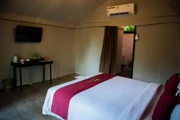 ペンション Dbambookamp Desa Wisata Ekang