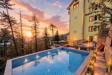 Hotel Staycation Premium Mashobra   A Nature Valley Retreat Resort
