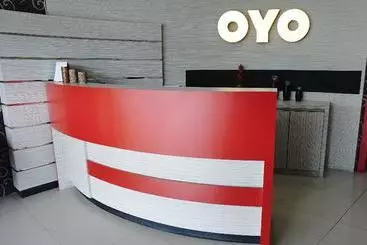 ホテル Oyo 555 Aedo