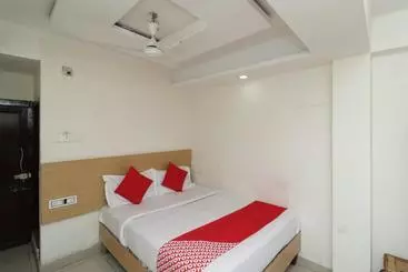 Oyo 25101 Hotel Shalimar