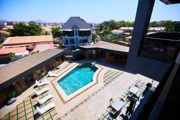 Bourdillon Hotel And Apartments