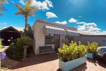 Dolphin Circle Bed And Breakfast