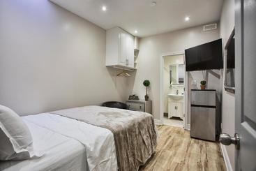 Hostel Toronto Rooms And Suites