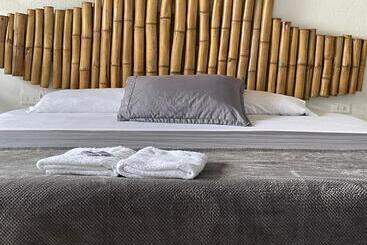 Pensão Hostel Once Once