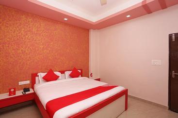 Oyo 23218 Hotel Laxmi Vridhi