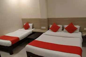 هتل The Elite Inn