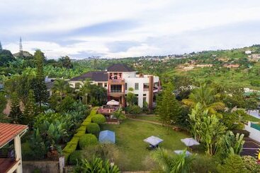 Shine Country Resort Hotel   Hostel