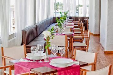 Отель Som Suret Adults Only