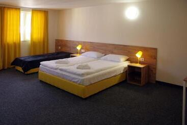 بنسيون стаи за гости централ фамилни стаи & апартаменти