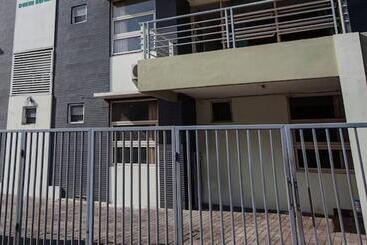 פנסיון Dukuh Kupang Residence Mitra Reddoorz