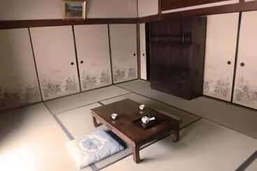ペンション Share House Amigos