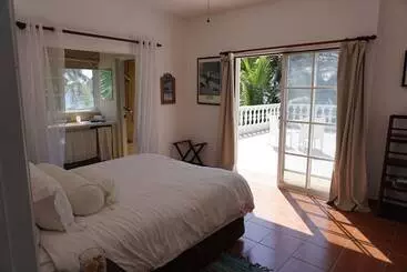 Baoba Breeze Bed & Breakfast  Beachfront Paradise