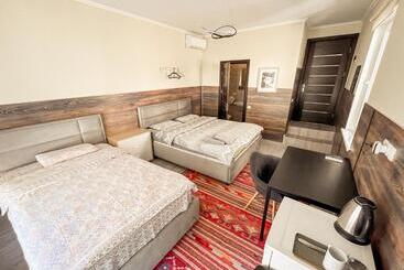 هتل آپارتمان 77/5