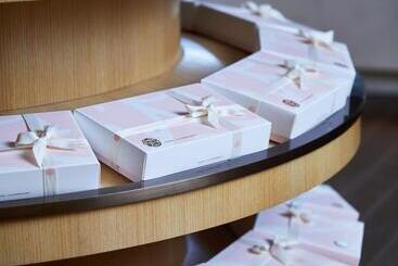 Hotel Landing Jeju Shinhwa World