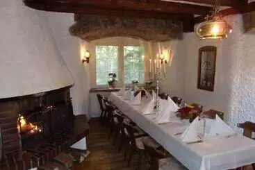 ホテル Garni Burg Waldenstein