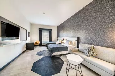 Hy Lo Hotel, Ascend Hotel Collection