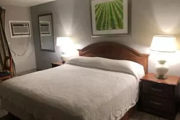 Hotelli Bay Breeze Inn Bradenton Downtown