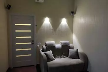 هتل آپارتمان Small Room With Big Cinema