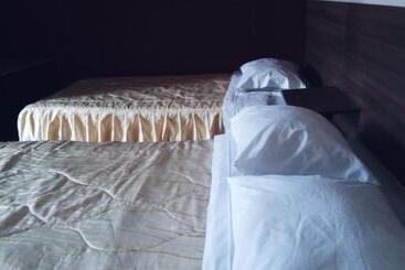 旅馆 Cálido Hostal