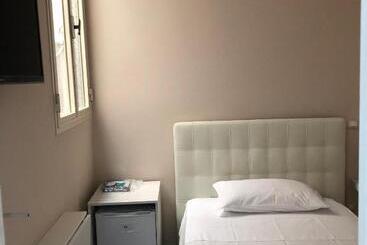 بنسيون Elena Rooms