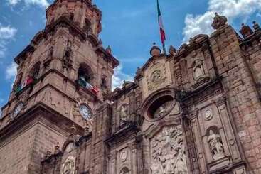 Отель Romance Morelia