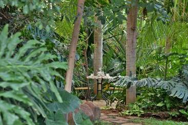 پانسیون Kasane Self Catering