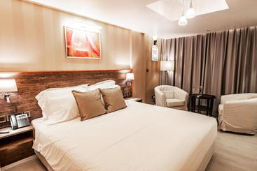 Пансион Amina Residency