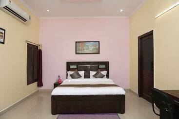 Hotel Oyo 14791 Homeystay Comfort