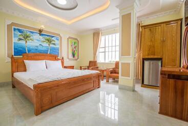 Отель Quang Anh