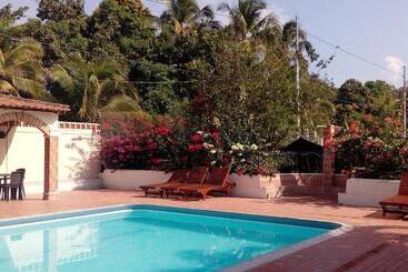 Las Cabanas De Pino Hostel