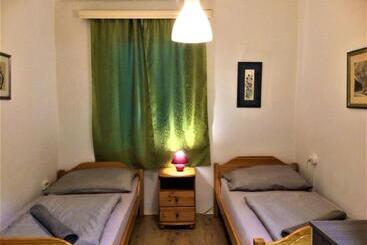 Pensione Eszterhazy Guesthouse