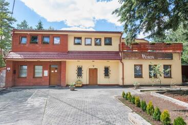 پانسیون Penzion Patron