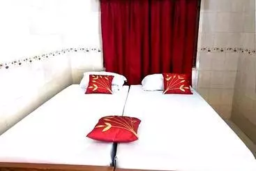 Pension  Abirami Guest House