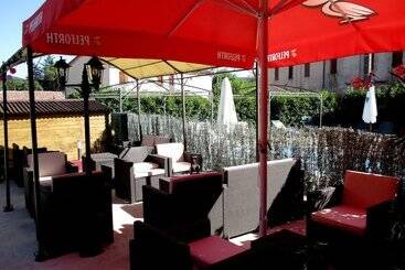 فندق Hôtel Restaurant Le Clos Charmant