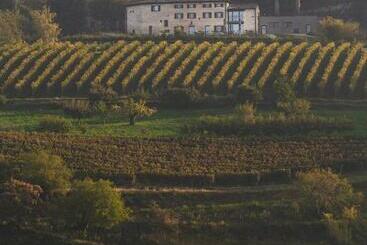 منتجع Ca' Del Moro Wine Retreat