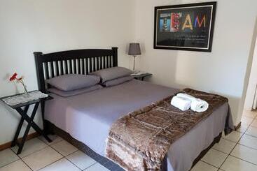 פנסיון Kgosi Lodge