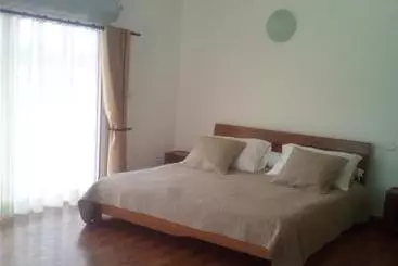 تختخواب و صبحانه Sahamalaza