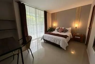 ペンション Montes De Beraka