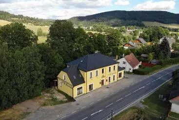 Pensió U čmeláků