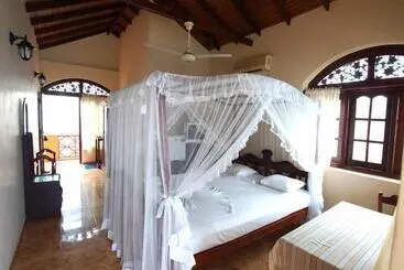 ユースホステル Dhammika