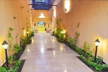 هتل آپارتمان Dalla House Suites