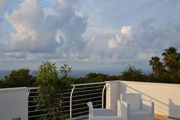 ベッドアンドブレックファースト Centurio Luxury Rooms