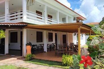 پانسیون Pousada Sunshine   Praia Do Patacho   Rota Milagres