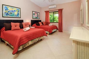 Апарт-отель Xaman Ha By Rentals Your Way