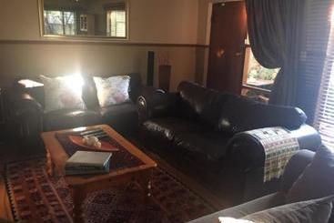 פנסיון Habitat Guest House