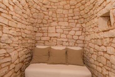 تختخواب و صبحانه Trulli Antichi Mestieri   Widespread Trulli In The Historic Center