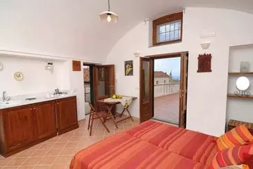 هتل آپارتمان Amalfi Hills